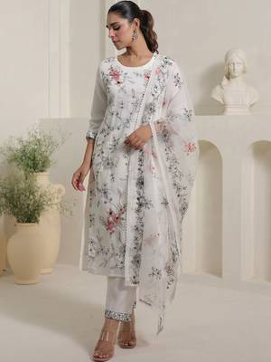Women Floral Embroidered Regular Thread Work Kurta with Trousers & With Dupatta 1