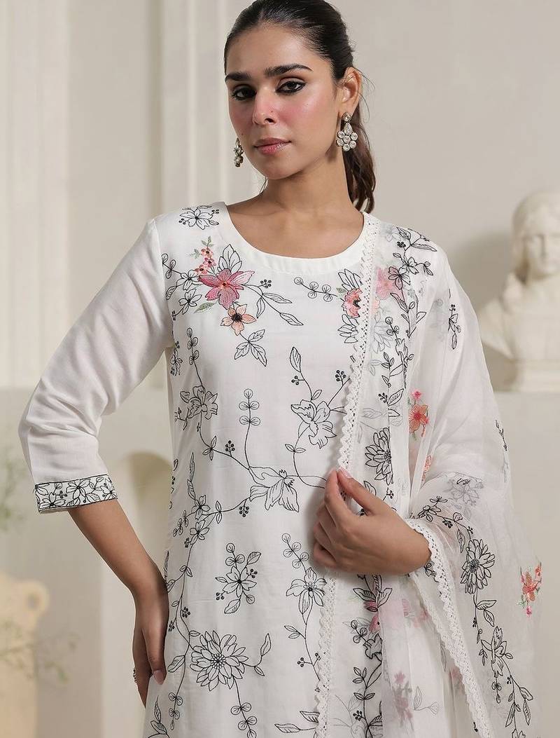 Women Floral Embroidered Regular Thread Work Kurta with Trousers & With Dupatta