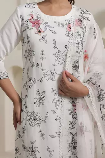 Women Floral Embroidered Regular Thread Work Kurta with Trousers & With Dupatta