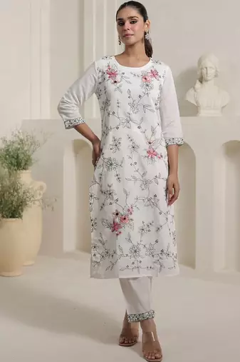 Women Floral Embroidered Regular Thread Work Kurta with Trousers & With Dupatta