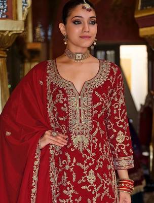 Women Floral Embroidered Regular Sequinned Kurta with Palazzos & With Dupatta 2