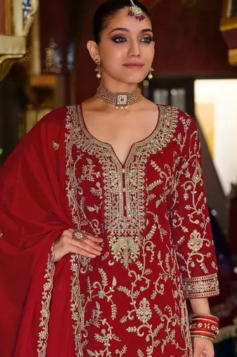 Women Floral Embroidered Regular Sequinned Kurta with Palazzos & With Dupatta