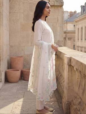 Women Floral Regular Thread Work Kurta with Trousers & With Dupatta 6