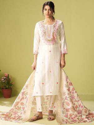 Women Floral Embroidered Regular Thread Work Kurta with Trousers & With Dupatta 4