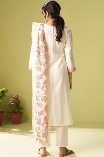 Women Floral Embroidered Regular Thread Work Kurta with Trousers & With Dupatta