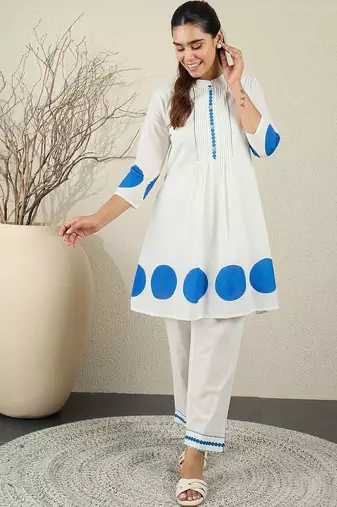 Women Printed Pleated Thread Work Pure Cotton Kurta with Trousers