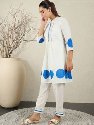 Women Printed Pleated Thread Work Pure Cotton Kurta with Trousers 3