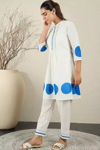Women Printed Pleated Thread Work Pure Cotton Kurta with Trousers