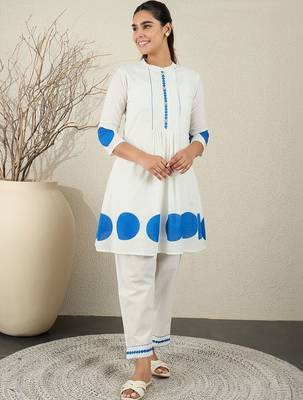 Women Printed Pleated Thread Work Pure Cotton Kurta with Trousers 6