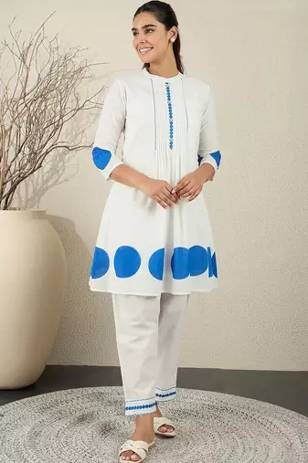 Women Printed Pleated Thread Work Pure Cotton Kurta with Trousers