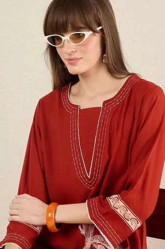 Women Printed Regular Thread Work Kurta with Palazzos
