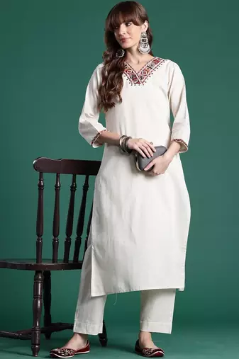 Women Ethnic Motifs Embroidered Regular Thread Work Kurta with Palazzos