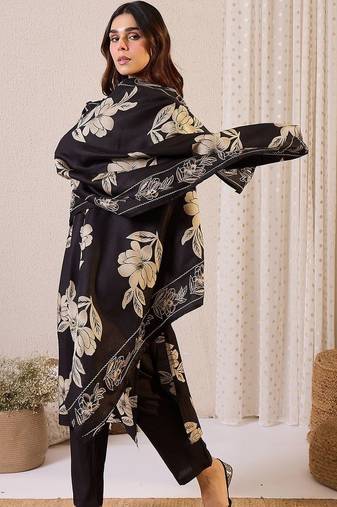 Women Floral Printed Regular Chanderi Silk Kurta with Trousers & With Dupatta