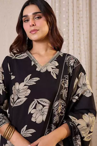 Women Floral Printed Regular Chanderi Silk Kurta with Trousers & With Dupatta