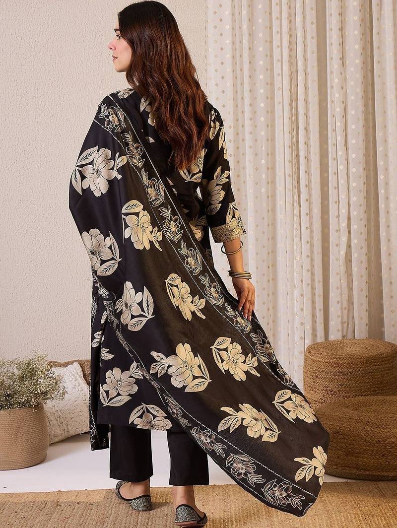 Women Floral Printed Regular Chanderi Silk Kurta with Trousers & With Dupatta