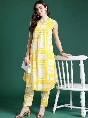 Women Ethnic Motifs Printed Pleated Pure Cotton Kurta with Trousers 1