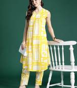 Women Ethnic Motifs Printed Pleated Pure Cotton Kurta with Trousers