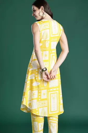 Women Ethnic Motifs Printed Pleated Pure Cotton Kurta with Trousers