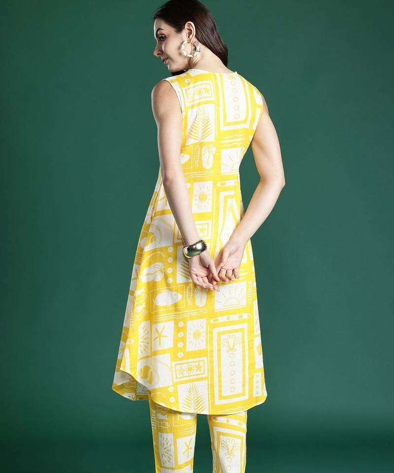 Women Ethnic Motifs Printed Pleated Pure Cotton Kurta with Trousers