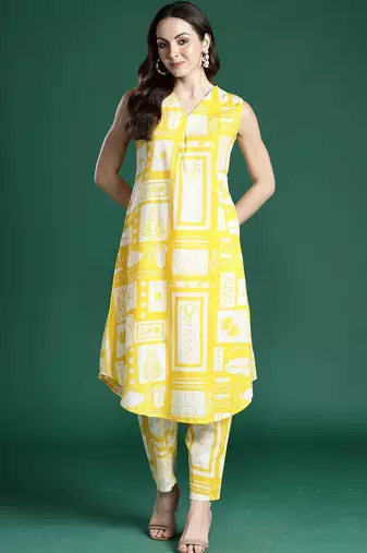 Women Ethnic Motifs Printed Pleated Pure Cotton Kurta with Trousers