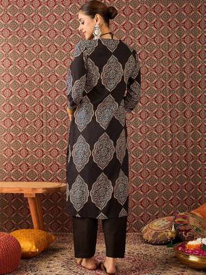 Women Ethnic Motifs Printed Regular Mirror Work Kurta with Trousers 7