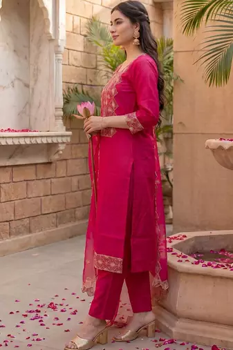 Women Ethnic Motifs Embroidered Regular Thread Work Kurta with Trousers & With Dupatta