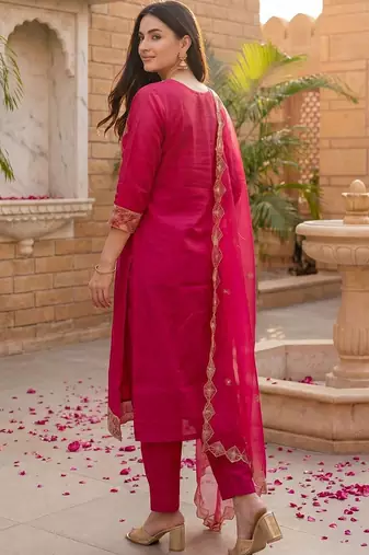 Women Ethnic Motifs Embroidered Regular Thread Work Kurta with Trousers & With Dupatta