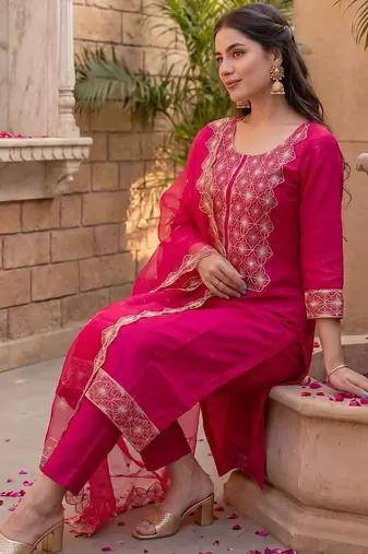 Women Ethnic Motifs Embroidered Regular Thread Work Kurta with Trousers & With Dupatta