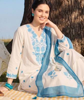 Women Floral Embroidered Regular Thread Work Kurta with Palazzos & With Dupatta 5