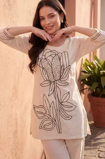 Women Floral Embroidered Regular Thread Work Pure Cotton Kurti with Palazzos