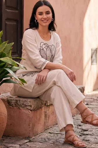 Women Floral Embroidered Regular Thread Work Pure Cotton Kurti with Palazzos