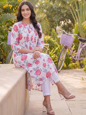 Women Floral Printed Pleated Pure Cotton Kurta with Trousers 5