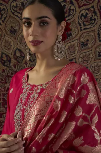 Women Ethnic Motifs Embroidered Regular Thread Work Kurta with Trousers & With Dupatta