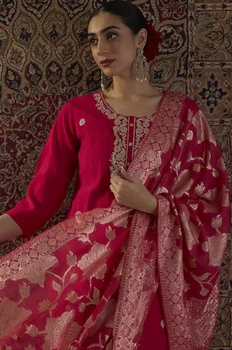 Women Ethnic Motifs Embroidered Regular Thread Work Kurta with Trousers & With Dupatta