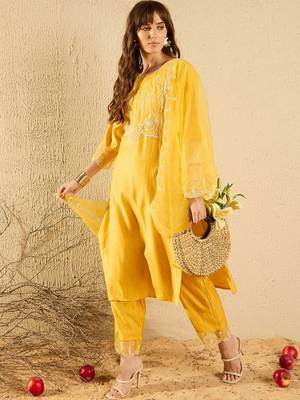 Women Ethnic Motifs Embroidered Regular Thread Work Liva Kurta with Trousers & With Dupatta 3