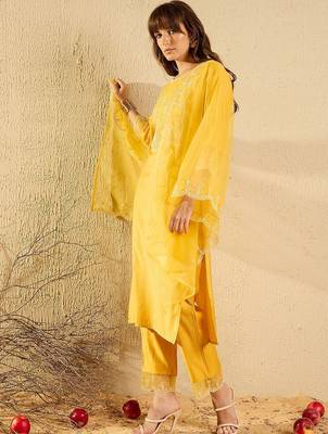 Women Ethnic Motifs Embroidered Regular Thread Work Liva Kurta with Trousers & With Dupatta 4