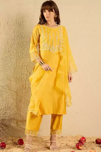 Women Ethnic Motifs Embroidered Regular Thread Work Liva Kurta with Trousers & With Dupatta