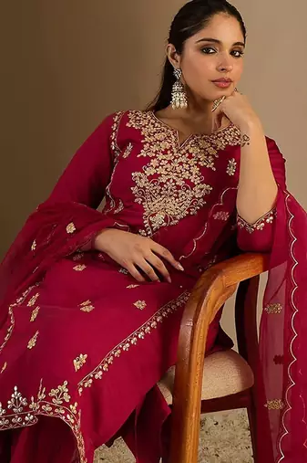 Women Ethnic Motifs Embroidered Regular Thread Work Kurta with Trousers & With Dupatta