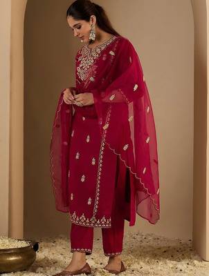 Women Ethnic Motifs Embroidered Regular Thread Work Kurta with Trousers & With Dupatta 3