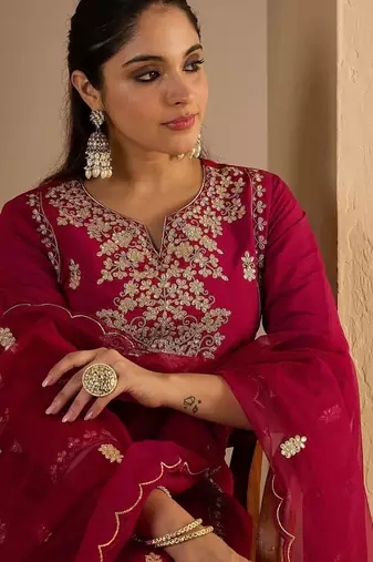 Women Ethnic Motifs Embroidered Regular Thread Work Kurta with Trousers & With Dupatta