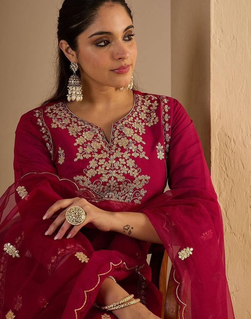 Women Ethnic Motifs Embroidered Regular Thread Work Kurta with Trousers & With Dupatta