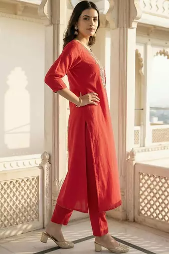 Women Ethnic Motifs Embroidered Regular Thread Work Kurta with Trousers & With Dupatta