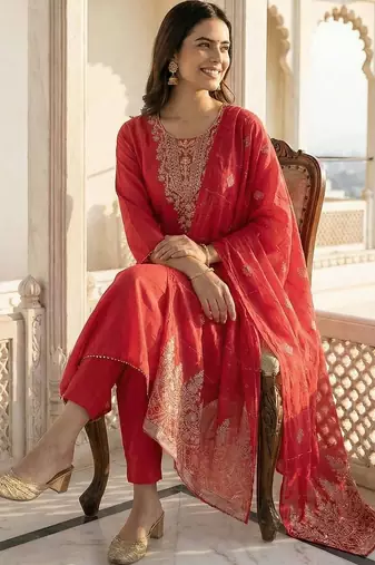 Women Ethnic Motifs Embroidered Regular Thread Work Kurta with Trousers & With Dupatta