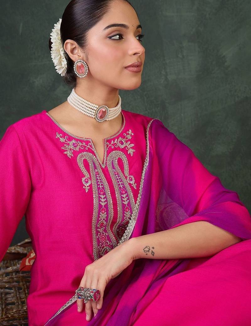 Women Ethnic Motifs Embroidered Regular Thread Work Kurta with Trousers & With Dupatta