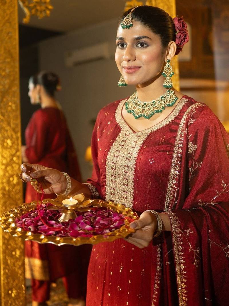 Women Ethnic Motifs Embroidered Regular Thread Work Kurta with Trousers & With Dupatta