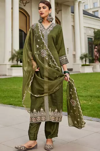 Women Ethnic Motifs Embroidered Regular Thread Work Kurta with Trousers & With Dupatta