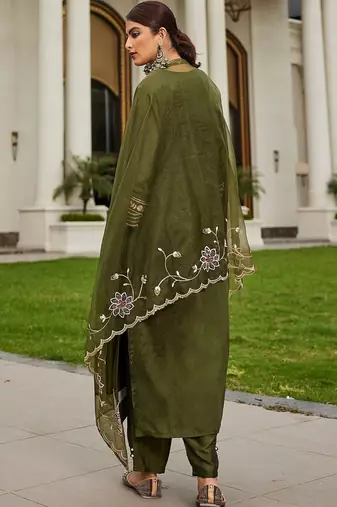 Women Ethnic Motifs Embroidered Regular Thread Work Kurta with Trousers & With Dupatta