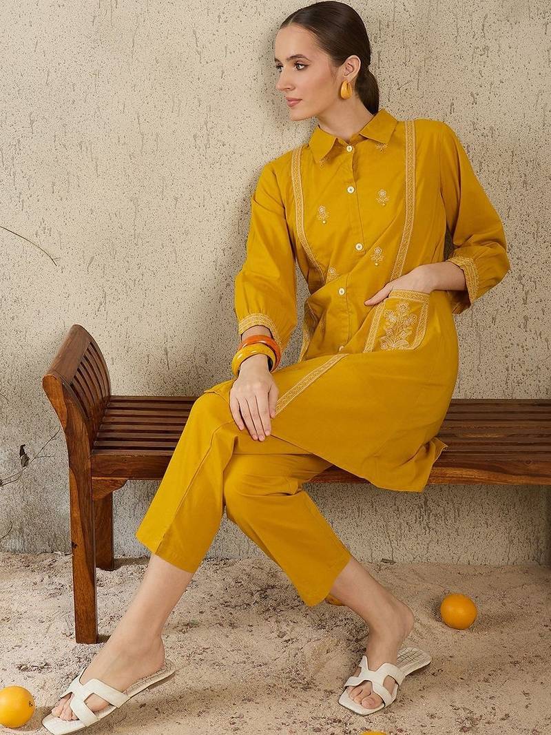 Women Ethnic Motifs Embroidered Regular Thread Work Pure Cotton Kurta with Trousers
