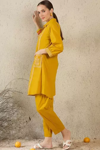 Women Ethnic Motifs Embroidered Regular Thread Work Pure Cotton Kurta with Trousers