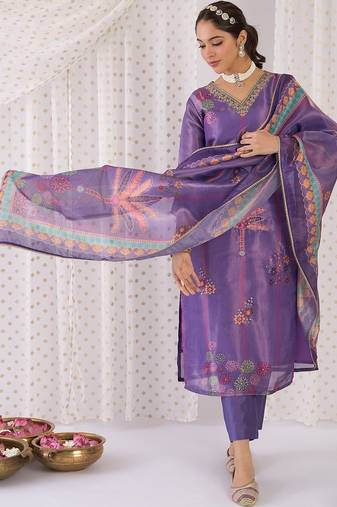 Women Floral Embroidered Regular Thread Work Kurta with Trousers & With Dupatta